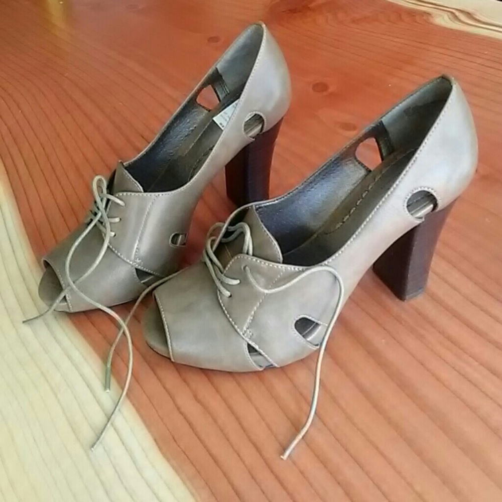 Bow Tie Chunky Heels